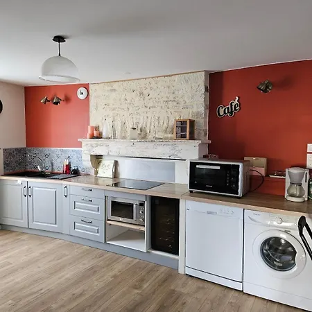 Сasa de vacaciones Maison De Bourg Au Calme, Proche Du Futuroscope