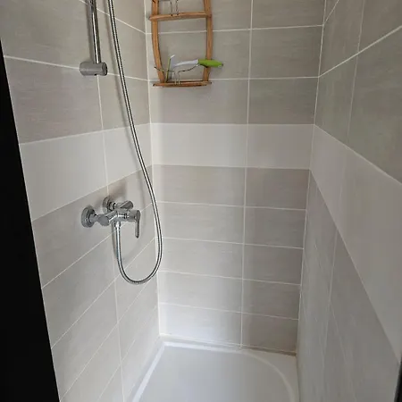 Maison De Bourg Au Calme, Proche Du Futuroscope Сasa de vacaciones *