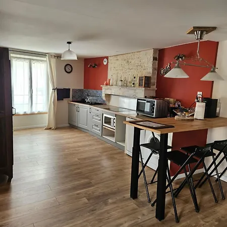 Maison De Bourg Au Calme, Proche Du Futuroscope Yversay