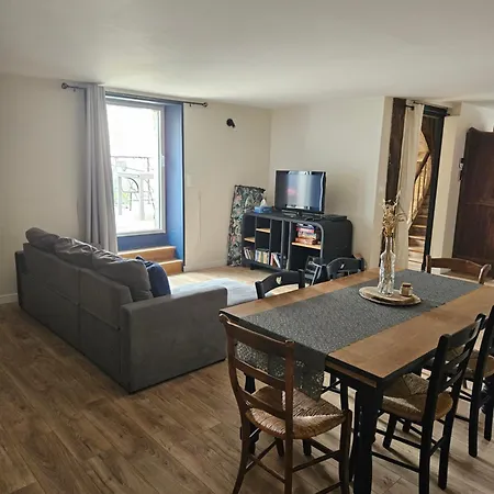 Maison De Bourg Au Calme, Proche Du Futuroscope *