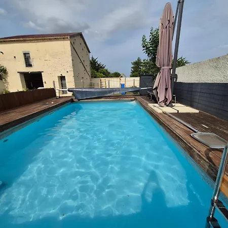 Сasa de vacaciones Maison De Bourg Au Calme, Proche Du Futuroscope *