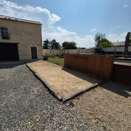 Maison De Bourg Au Calme, Proche Du Futuroscope Сasa de vacaciones Yversay