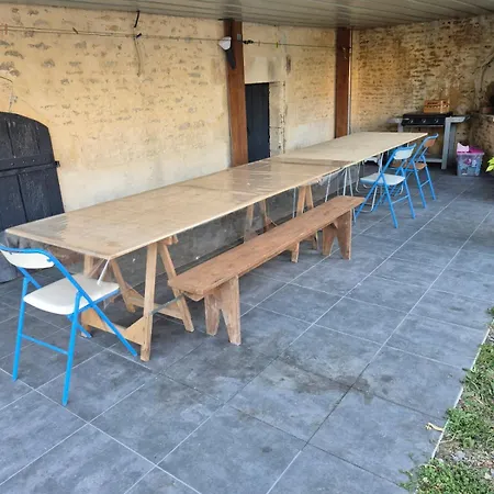 Сasa de vacaciones Maison De Bourg Au Calme, Proche Du Futuroscope